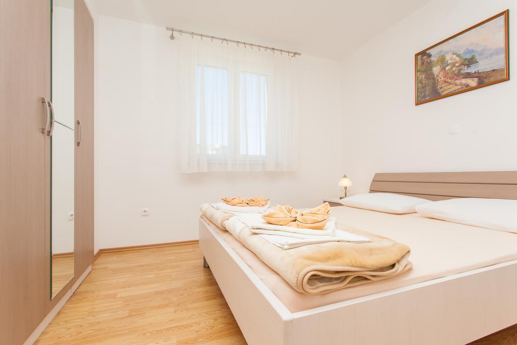 Apartments Mia Башка Екстер'єр фото