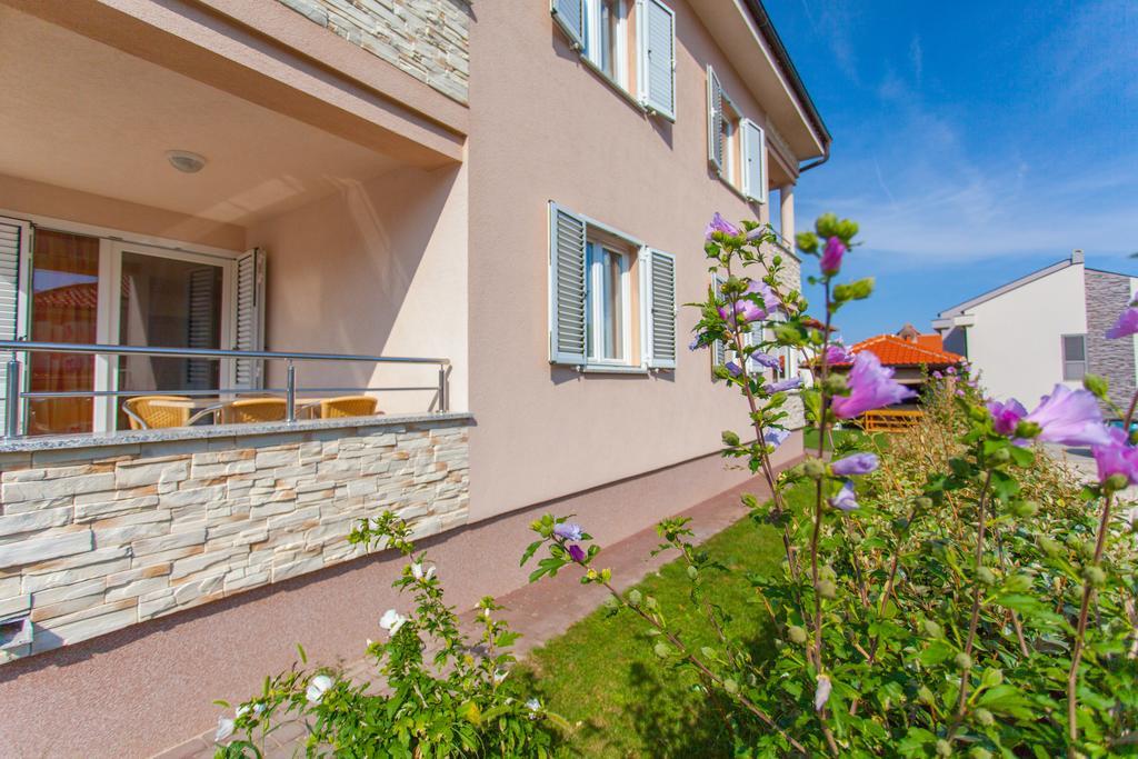 Apartments Mia Башка Екстер'єр фото