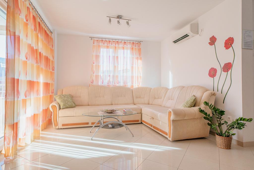 Apartments Mia Башка Екстер'єр фото