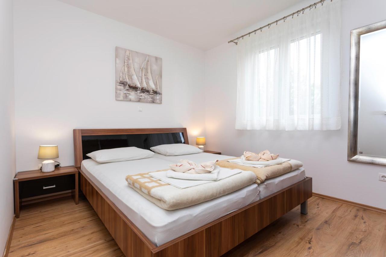 Apartments Mia Башка Екстер'єр фото